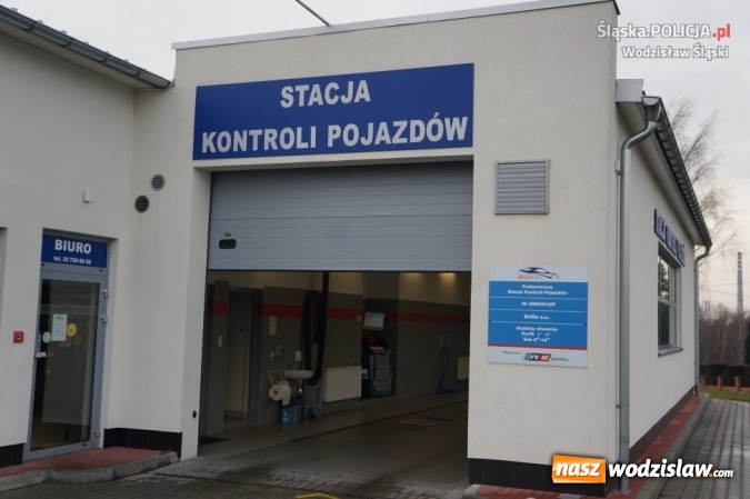 Zdjęcie w galerii na portalu naszwodzislaw.com: Wodzisławscy policjanci zachęcali kierowców do sprawdzenia świateł i rozdawali odblaski wiadomości z regionu