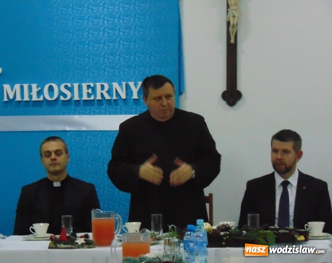 Zdjęcie w galerii na portalu naszwodzislaw.com: Wigilia dla samotnych. Starsze i potrzebujące osoby zasiadły przy jednym stole wiadomości z regionu