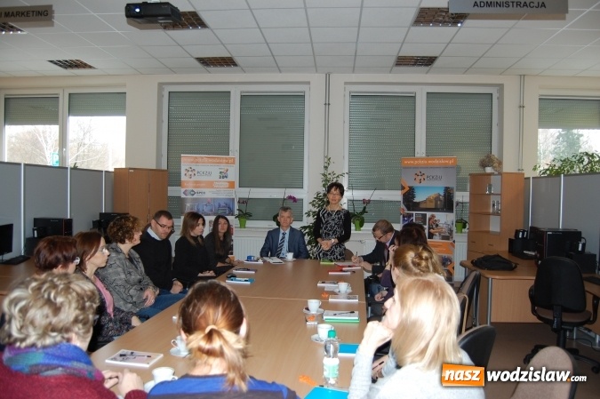 Zdjęcie w galerii na portalu naszwodzislaw.com: Umiejętności zawodowe nauczycieli i szanse na ich podniesienie. Konferencja w PCKZiU  wiadomości z regionu