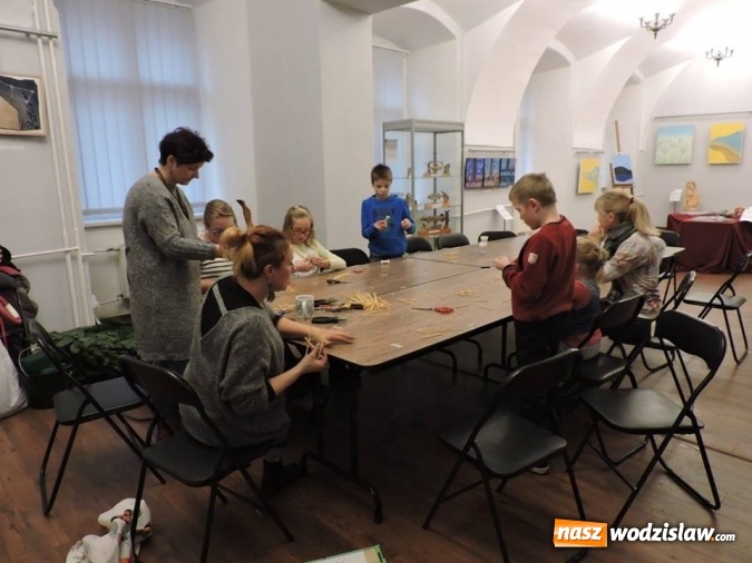 Zdjęcie w galerii na portalu naszwodzislaw.com: Tworzyli świąteczne ozdoby  wiadomości z regionu