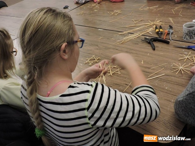 Zdjęcie w galerii na portalu naszwodzislaw.com: Tworzyli świąteczne ozdoby  wiadomości z regionu