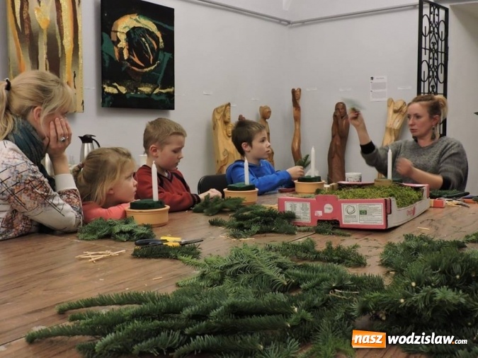 Zdjęcie w galerii na portalu naszwodzislaw.com: Tworzyli świąteczne ozdoby  wiadomości z regionu