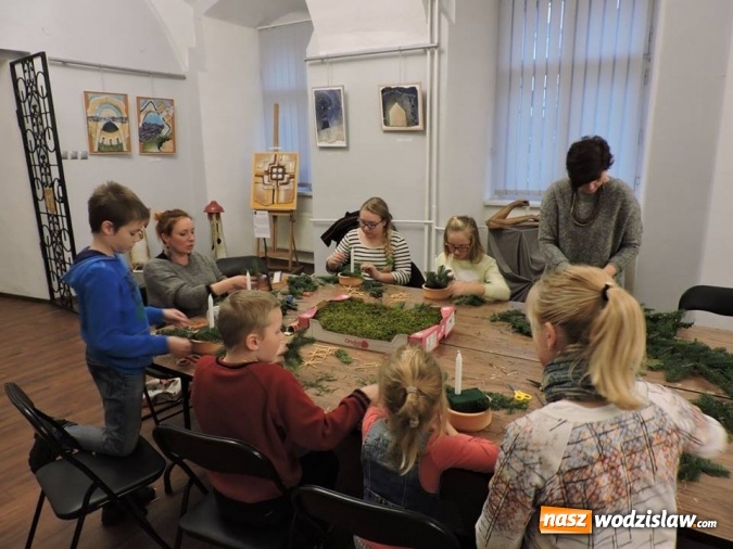 Zdjęcie w galerii na portalu naszwodzislaw.com: Tworzyli świąteczne ozdoby  wiadomości z regionu