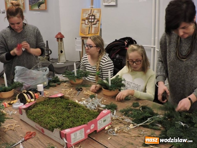 Zdjęcie w galerii na portalu naszwodzislaw.com: Tworzyli świąteczne ozdoby  wiadomości z regionu