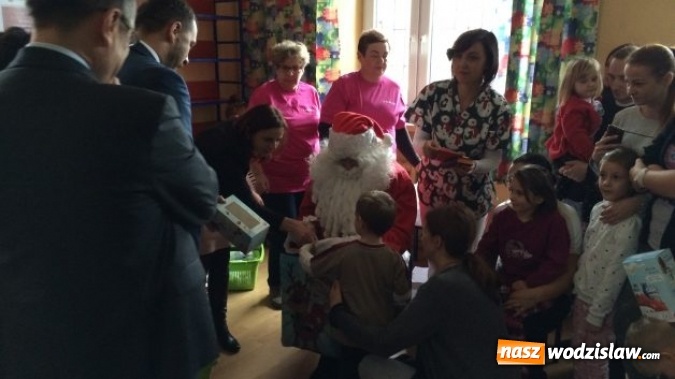 Zdjęcie w galerii na portalu naszwodzislaw.com: Święty Mikołaj odwiedził rydułtowski szpital  wiadomości z regionu