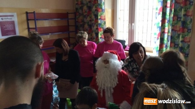 Zdjęcie w galerii na portalu naszwodzislaw.com: Święty Mikołaj odwiedził rydułtowski szpital  wiadomości z regionu