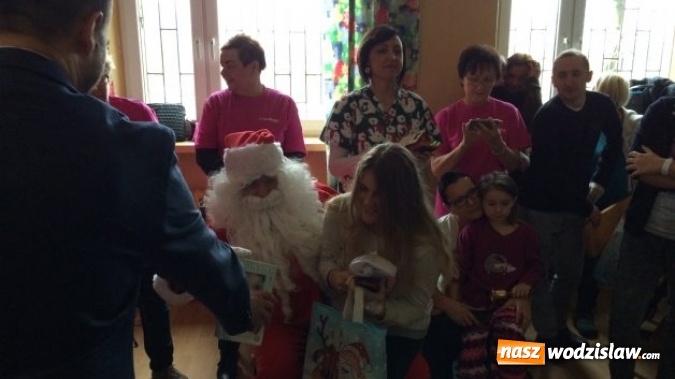 Zdjęcie w galerii na portalu naszwodzislaw.com: Święty Mikołaj odwiedził rydułtowski szpital  wiadomości z regionu