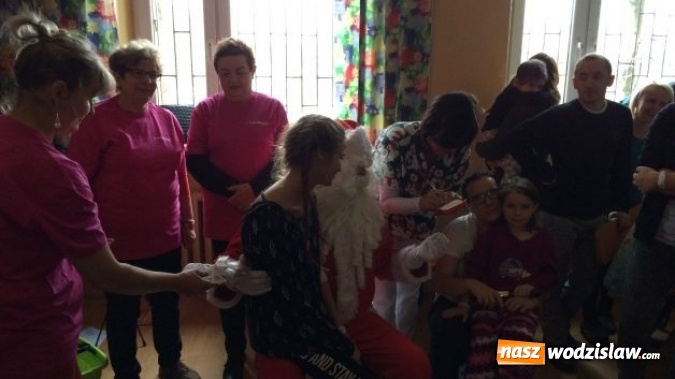 Zdjęcie w galerii na portalu naszwodzislaw.com: Święty Mikołaj odwiedził rydułtowski szpital  wiadomości z regionu