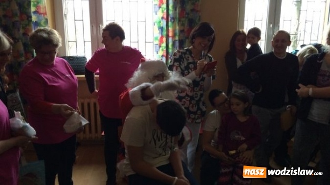 Zdjęcie w galerii na portalu naszwodzislaw.com: Święty Mikołaj odwiedził rydułtowski szpital  wiadomości z regionu
