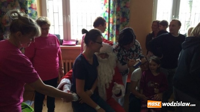 Zdjęcie w galerii na portalu naszwodzislaw.com: Święty Mikołaj odwiedził rydułtowski szpital  wiadomości z regionu
