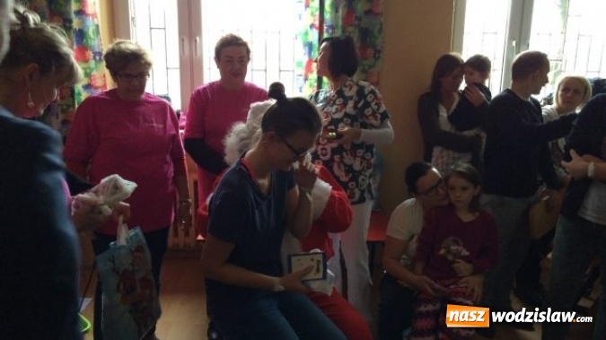 Zdjęcie w galerii na portalu naszwodzislaw.com: Święty Mikołaj odwiedził rydułtowski szpital  wiadomości z regionu