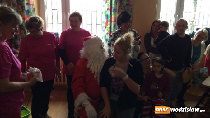 Zdjęcie w galerii na portalu naszwodzislaw.com: Święty Mikołaj odwiedził rydułtowski szpital  wiadomości z regionu