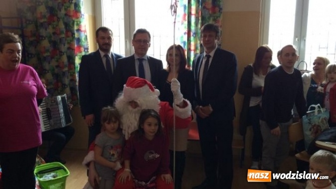 Zdjęcie w galerii na portalu naszwodzislaw.com: Święty Mikołaj odwiedził rydułtowski szpital  wiadomości z regionu