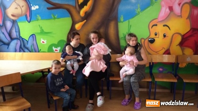 Zdjęcie w galerii na portalu naszwodzislaw.com: Święty Mikołaj odwiedził rydułtowski szpital  wiadomości z regionu