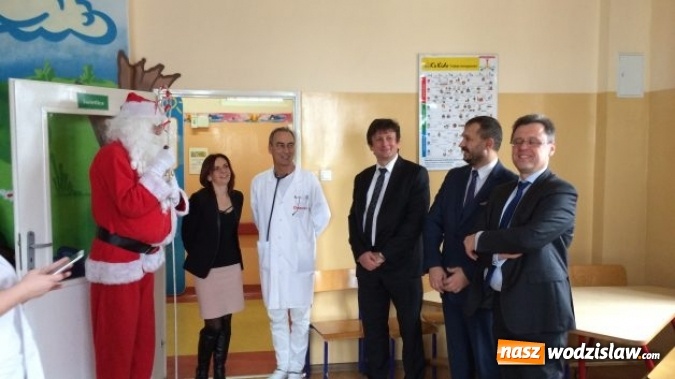 Zdjęcie w galerii na portalu naszwodzislaw.com: Święty Mikołaj odwiedził rydułtowski szpital  wiadomości z regionu