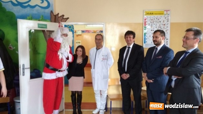 Zdjęcie w galerii na portalu naszwodzislaw.com: Święty Mikołaj odwiedził rydułtowski szpital  wiadomości z regionu