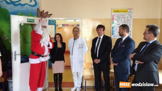 Zdjęcie w galerii na portalu naszwodzislaw.com: Święty Mikołaj odwiedził rydułtowski szpital  wiadomości z regionu