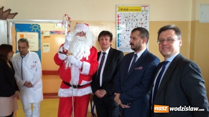 Zdjęcie w galerii na portalu naszwodzislaw.com: Święty Mikołaj odwiedził rydułtowski szpital  wiadomości z regionu