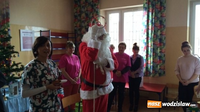 Zdjęcie w galerii na portalu naszwodzislaw.com: Święty Mikołaj odwiedził rydułtowski szpital  wiadomości z regionu