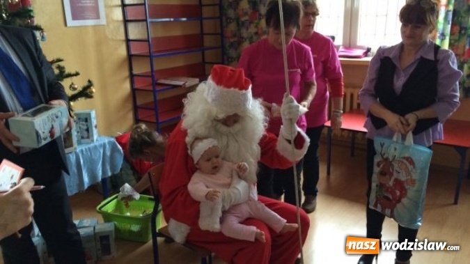Zdjęcie w galerii na portalu naszwodzislaw.com: Święty Mikołaj odwiedził rydułtowski szpital  wiadomości z regionu
