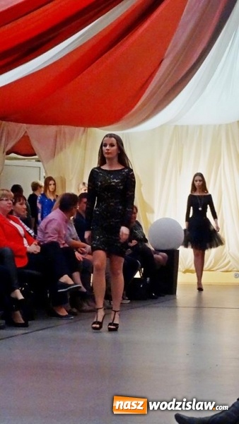 Zdjęcie w galerii na portalu naszwodzislaw.com: Działo się! Ekonomik w świecie mody wiadomości z regionu