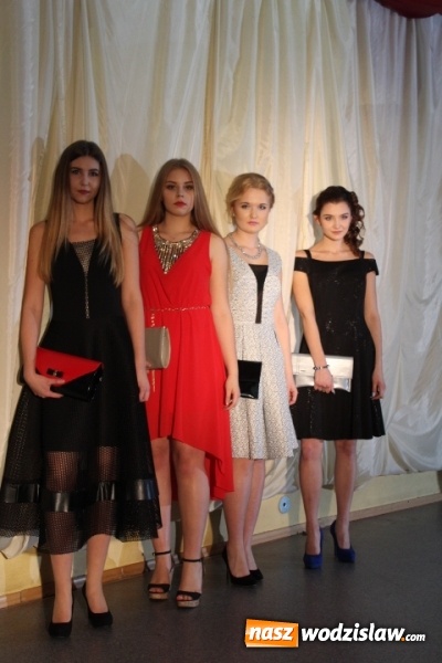 Zdjęcie w galerii na portalu naszwodzislaw.com: Działo się! Ekonomik w świecie mody wiadomości z regionu