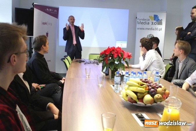 Zdjęcie w galerii na portalu naszwodzislaw.com: Rybniczenie laureatami hackathonu Hack Heroes  wiadomości z regionu