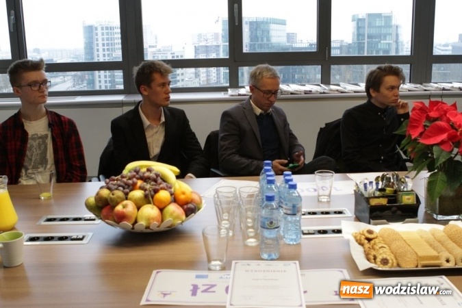 Zdjęcie w galerii na portalu naszwodzislaw.com: Rybniczenie laureatami hackathonu Hack Heroes  wiadomości z regionu