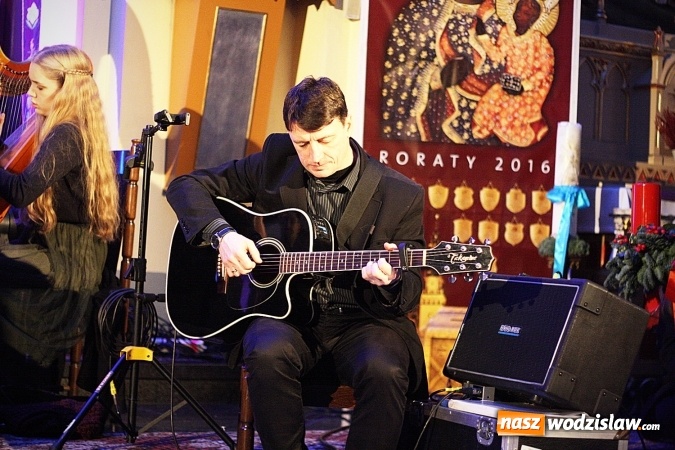 Zdjęcie w galerii na portalu naszwodzislaw.com: Adwentowe granie w Marklowicach zgromadziło dziesiątki mieszkańców  wiadomości z regionu