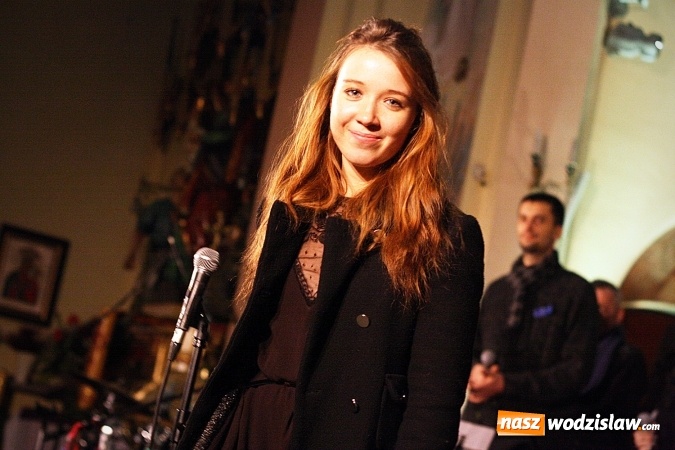 Zdjęcie w galerii na portalu naszwodzislaw.com: Adwentowe granie w Marklowicach zgromadziło dziesiątki mieszkańców  wiadomości z regionu