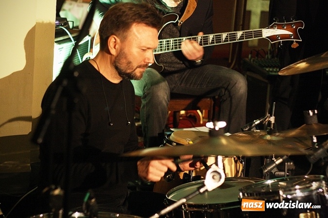 Zdjęcie w galerii na portalu naszwodzislaw.com: Adwentowe granie w Marklowicach zgromadziło dziesiątki mieszkańców  wiadomości z regionu