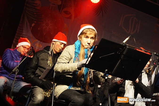 Zdjęcie w galerii na portalu naszwodzislaw.com: Wodzisławianie przełamali się opłatkiem z prezydentem  wiadomości z regionu