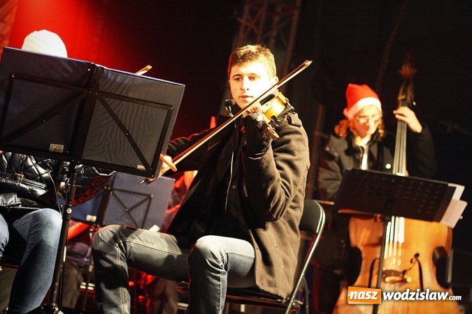 Zdjęcie w galerii na portalu naszwodzislaw.com: Wodzisławianie przełamali się opłatkiem z prezydentem  wiadomości z regionu