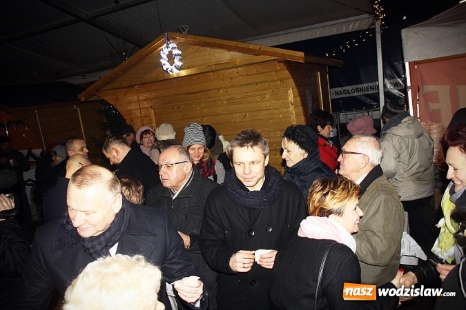 Zdjęcie w galerii na portalu naszwodzislaw.com: Wodzisławianie przełamali się opłatkiem z prezydentem  wiadomości z regionu