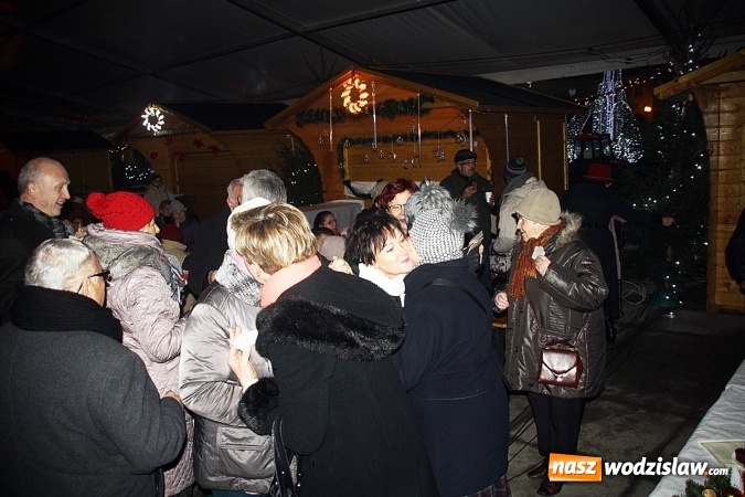 Zdjęcie w galerii na portalu naszwodzislaw.com: Wodzisławianie przełamali się opłatkiem z prezydentem  wiadomości z regionu