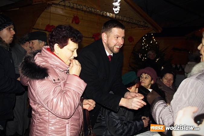 Zdjęcie w galerii na portalu naszwodzislaw.com: Wodzisławianie przełamali się opłatkiem z prezydentem  wiadomości z regionu