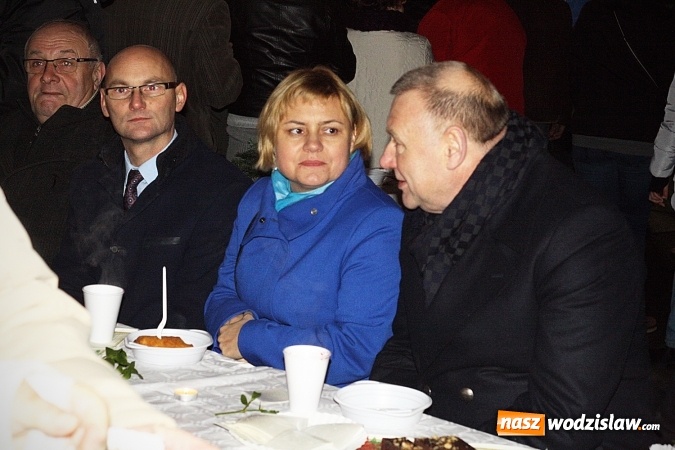 Zdjęcie w galerii na portalu naszwodzislaw.com: Wodzisławianie przełamali się opłatkiem z prezydentem  wiadomości z regionu