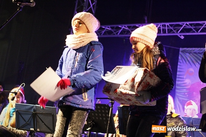 Zdjęcie w galerii na portalu naszwodzislaw.com: Wodzisławianie przełamali się opłatkiem z prezydentem  wiadomości z regionu