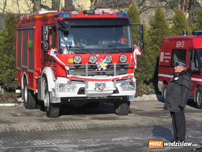 Zdjęcie w galerii na portalu naszwodzislaw.com: OSP Psz&oacute;w z nowym wozem strażackim wiadomości z regionu