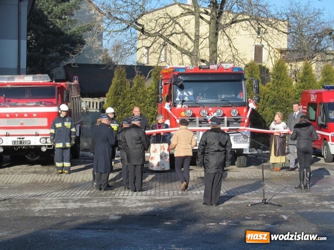 Zdjęcie w galerii na portalu naszwodzislaw.com: OSP Psz&oacute;w z nowym wozem strażackim wiadomości z regionu