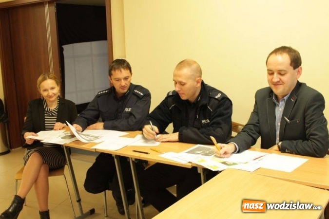 Zdjęcie w galerii na portalu naszwodzislaw.com: Wodzisław: ZSP w obronie praw człowieka wiadomości z regionu