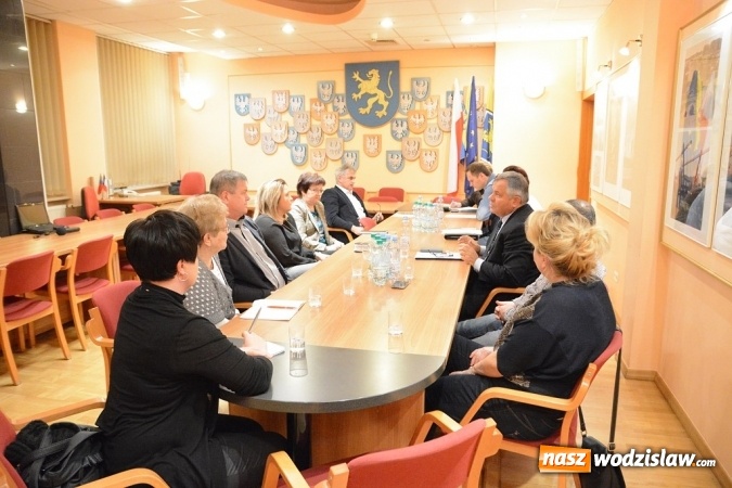Zdjęcie w galerii na portalu naszwodzislaw.com: Wójt Marklowic spotkał się z przedstawicielami organizacji pozarządowych. Jest zwiększona dotacja  wiadomości z regionu