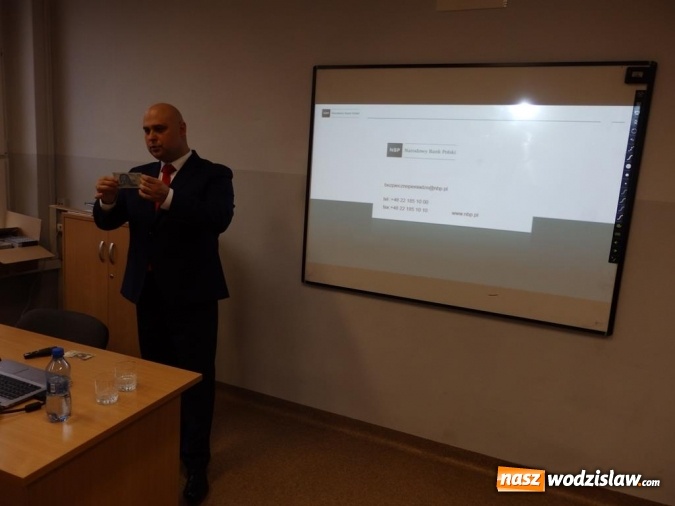 Zdjęcie w galerii na portalu naszwodzislaw.com: Z NBP o dużych pieniądzach. Ciekawe zajęcia w wodzisławskim Ekonomiku wiadomości z regionu
