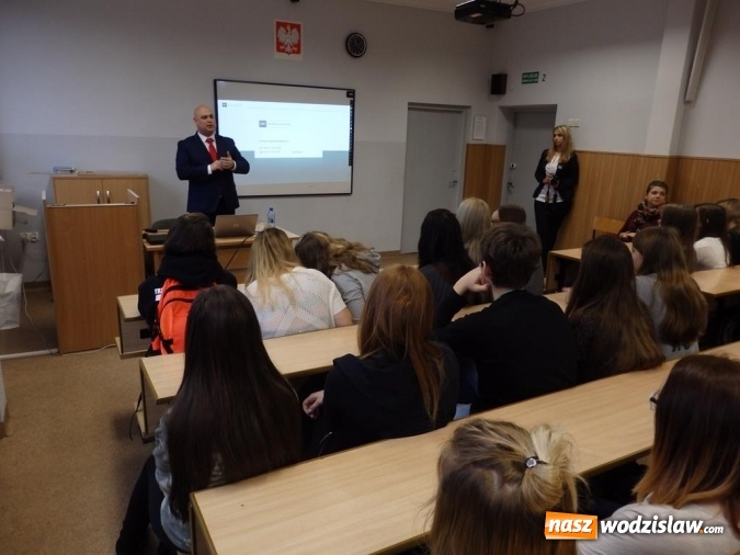 Zdjęcie w galerii na portalu naszwodzislaw.com: Z NBP o dużych pieniądzach. Ciekawe zajęcia w wodzisławskim Ekonomiku wiadomości z regionu