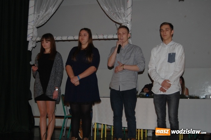 Zdjęcie w galerii na portalu naszwodzislaw.com: Pszów: Wyjątkowe jasełka w ZSP. Młodzież i przedszkolaki na jednej scenie  wiadomości z regionu