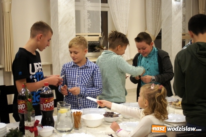 Zdjęcie w galerii na portalu naszwodzislaw.com: Piłkarze i działacze Startu Mszana spotkali się przy opłatku wiadomości z regionu