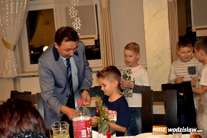 Zdjęcie w galerii na portalu naszwodzislaw.com: Piłkarze i działacze Startu Mszana spotkali się przy opłatku wiadomości z regionu