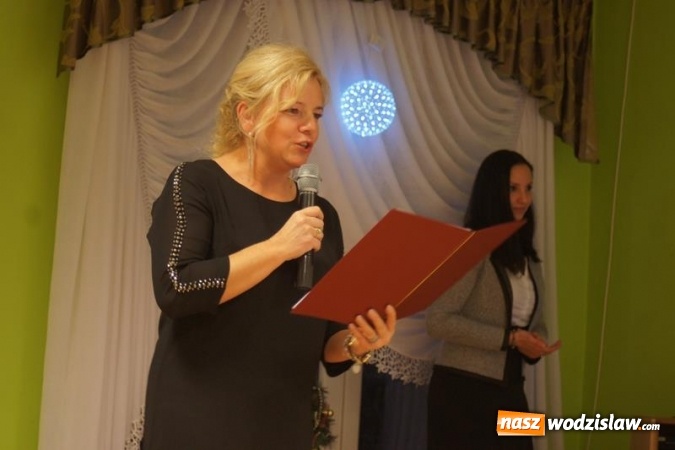 Zdjęcie w galerii na portalu naszwodzislaw.com: Świąteczne spotkanie przy opłatku dla podopiecznych Ośrodka Pomocy Społecznej wiadomości z regionu