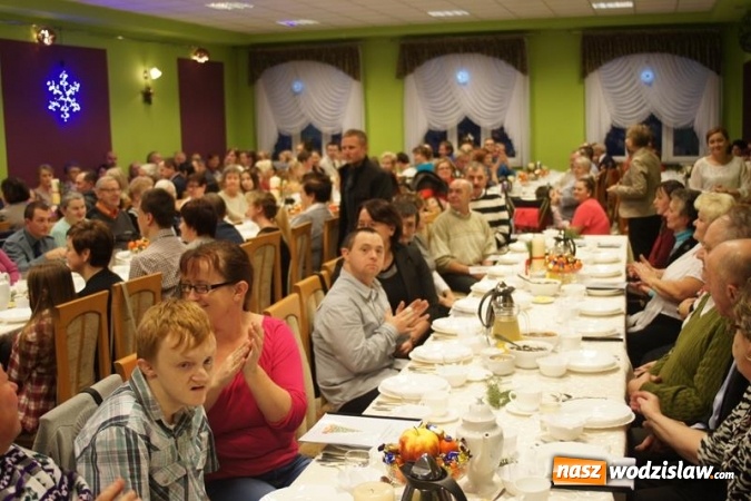 Zdjęcie w galerii na portalu naszwodzislaw.com: Świąteczne spotkanie przy opłatku dla podopiecznych Ośrodka Pomocy Społecznej wiadomości z regionu