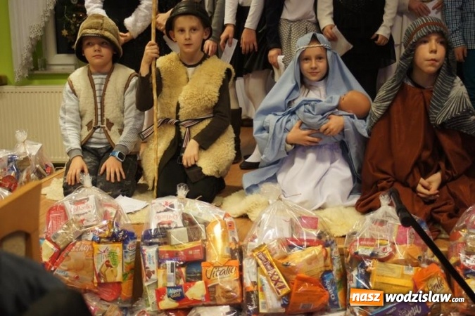 Zdjęcie w galerii na portalu naszwodzislaw.com: Świąteczne spotkanie przy opłatku dla podopiecznych Ośrodka Pomocy Społecznej wiadomości z regionu